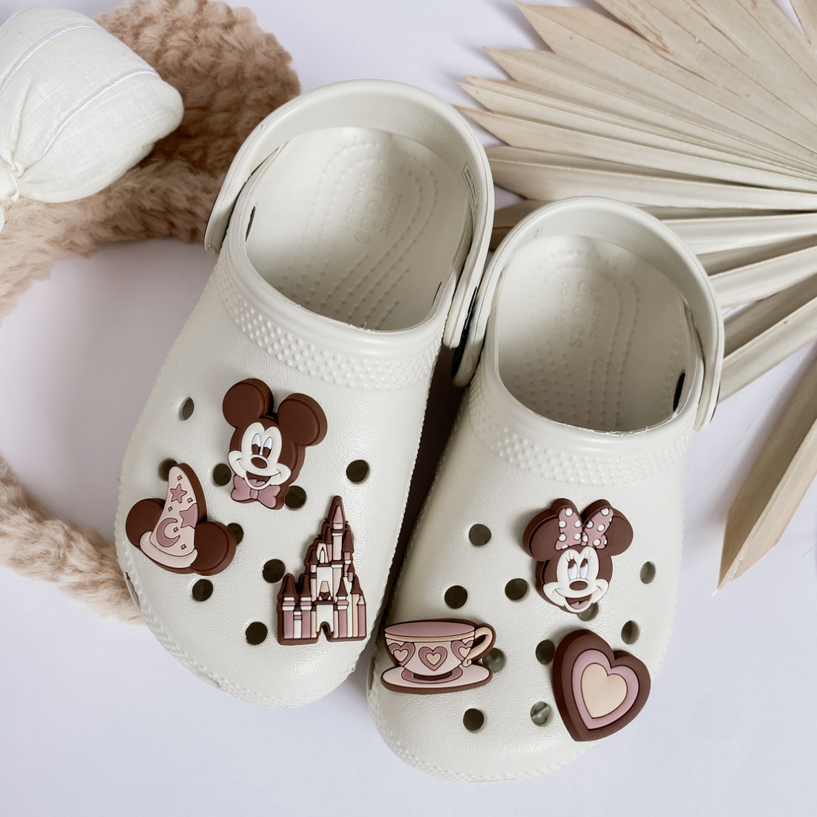 NEUTRAL CROC CHARMS – Little Cub & Me