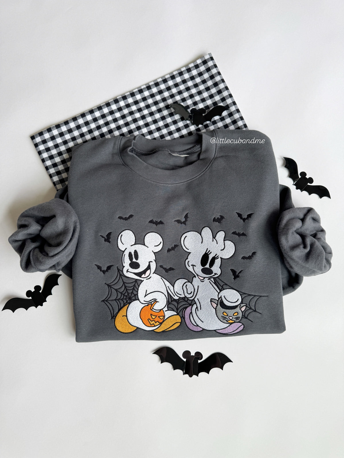 SPOOKY COUPLE CREWNECK (TAT 3/5 WEEKS)