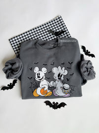 SPOOKY COUPLE CREWNECK (TAT 3/5 WEEKS)