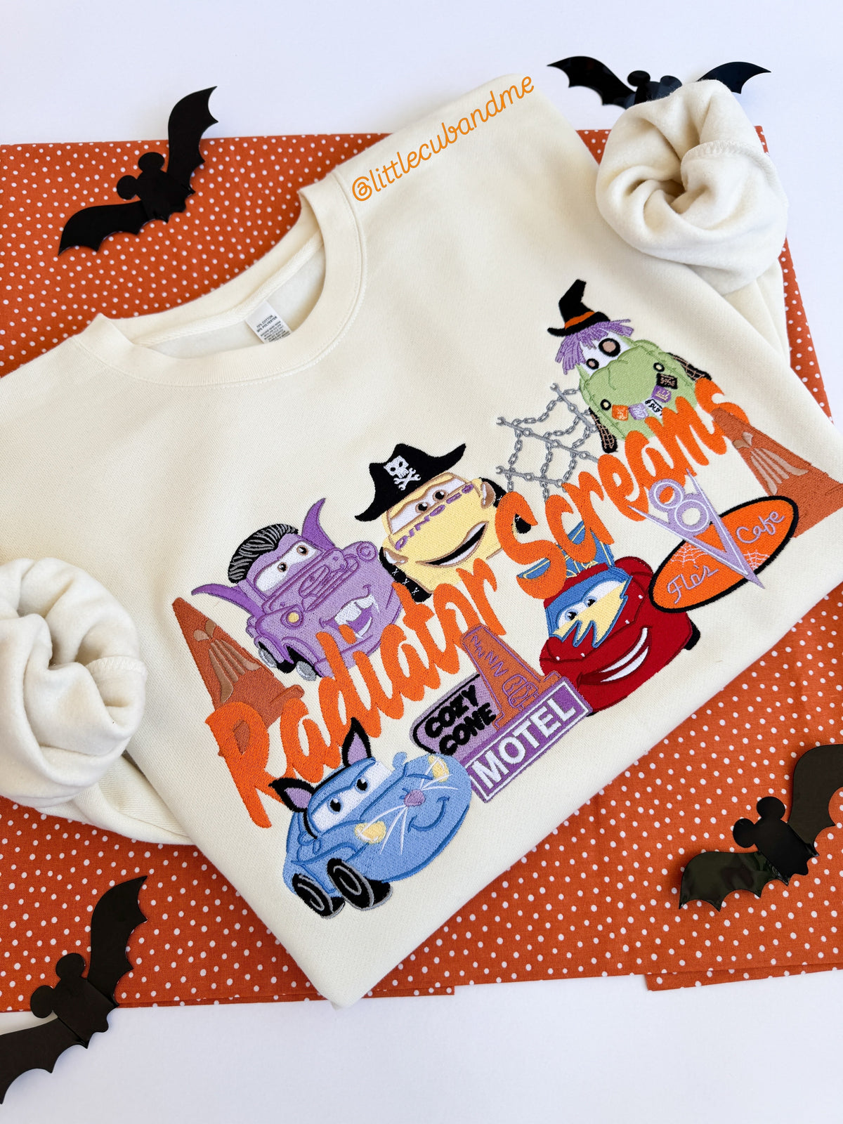 SPOOKY SCREAMS CREWNECK (TAT 3/5 WEEKS)