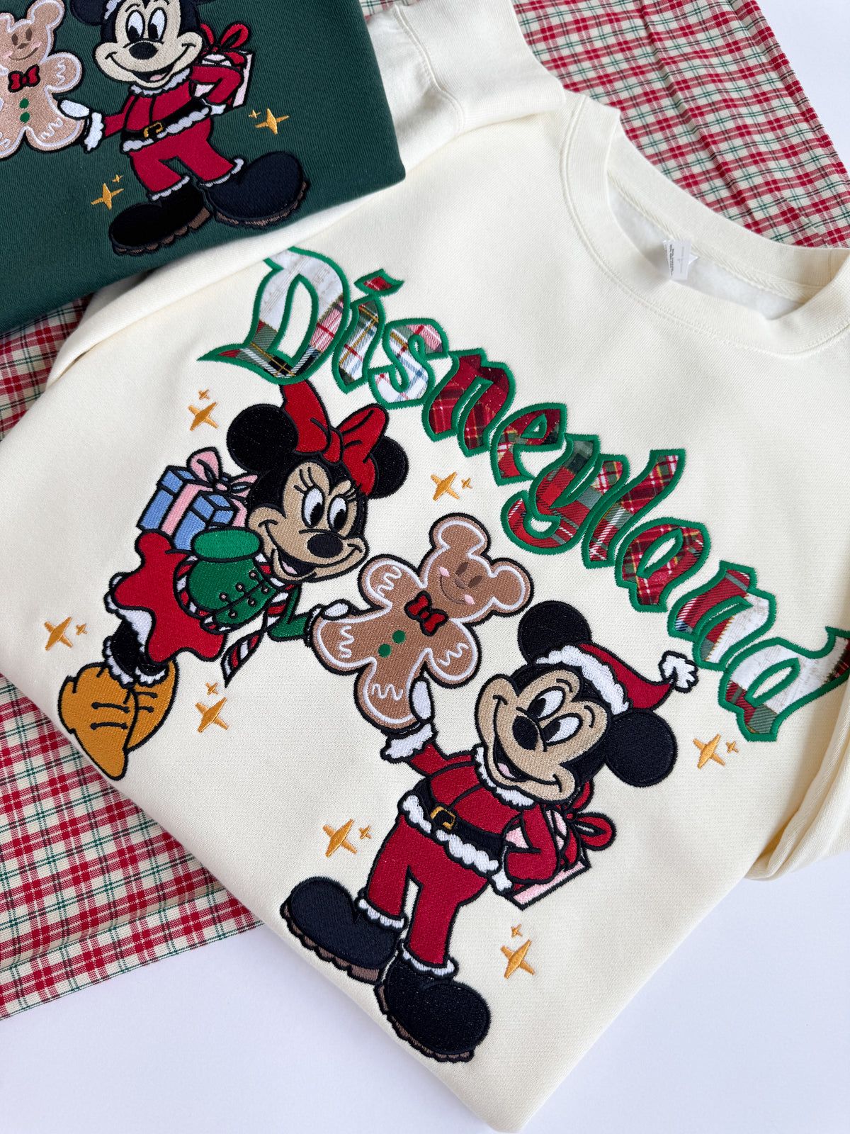 PLAID CHRISTMAS CREWNECK (TAT 3/5 WEEKS)