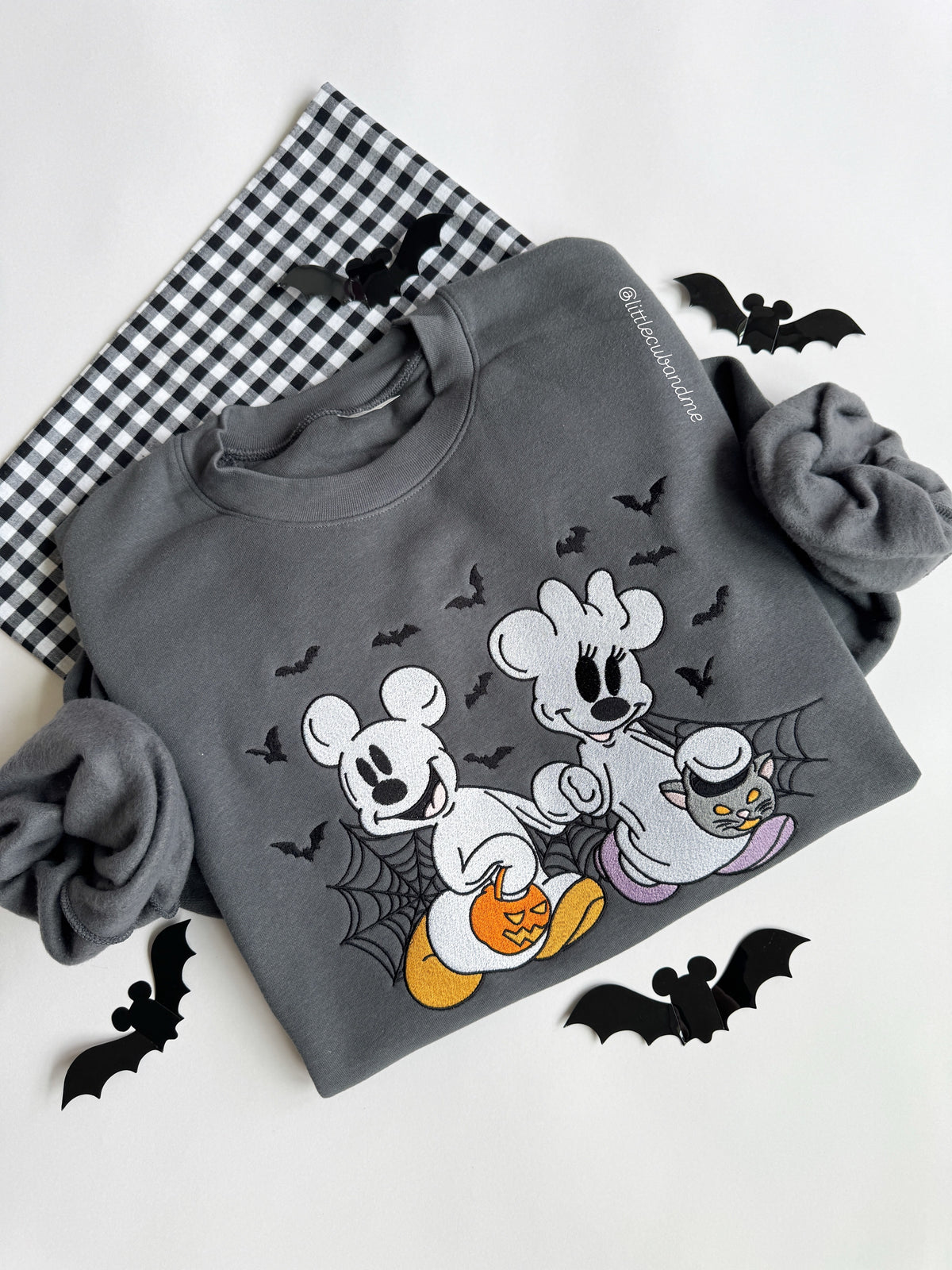 SPOOKY COUPLE CREWNECK (TAT 3/5 WEEKS)