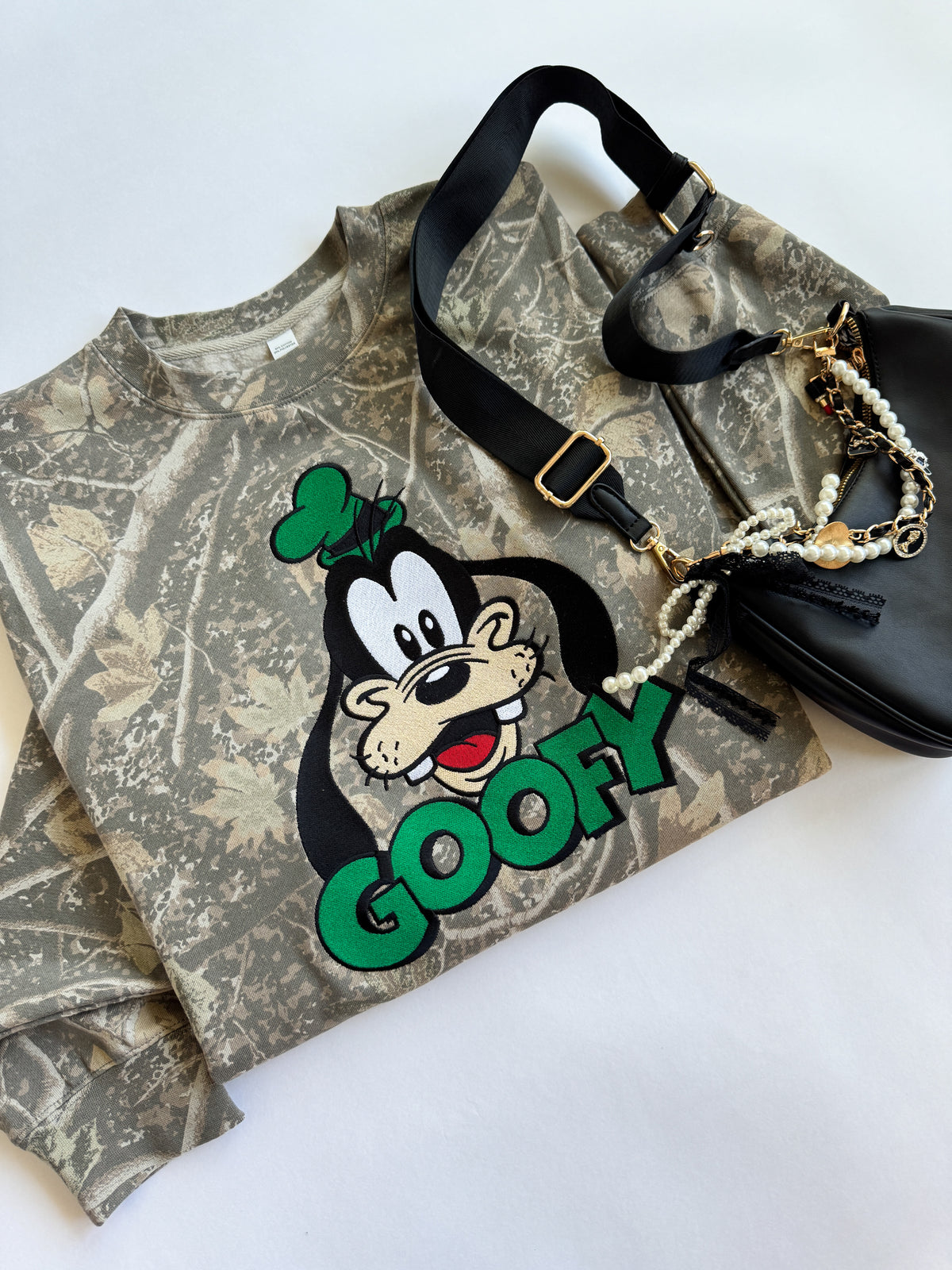 THE GOOF CREW NECK
